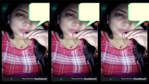 Beautiful Bhabi Showing Bigboobs